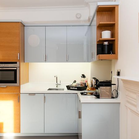 Blueprint Living Apartments - Doughty Street Лондон Экстерьер фото