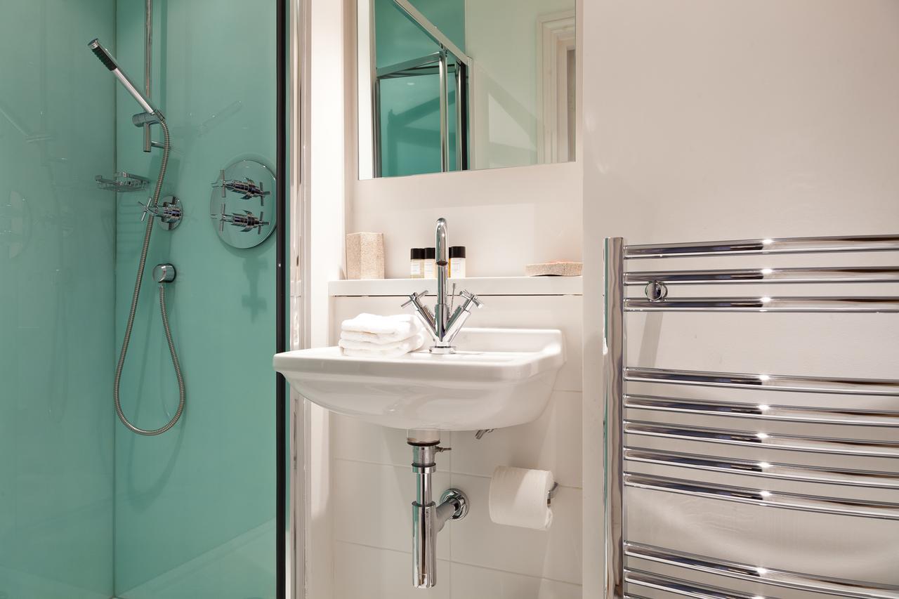 Blueprint Living Apartments - Doughty Street Лондон Экстерьер фото